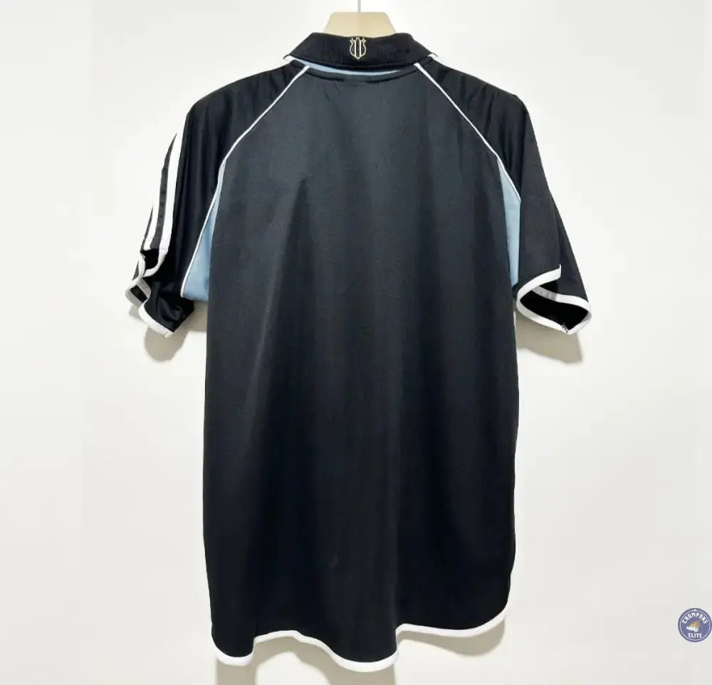 Newcastle 2000/01 Extérieur