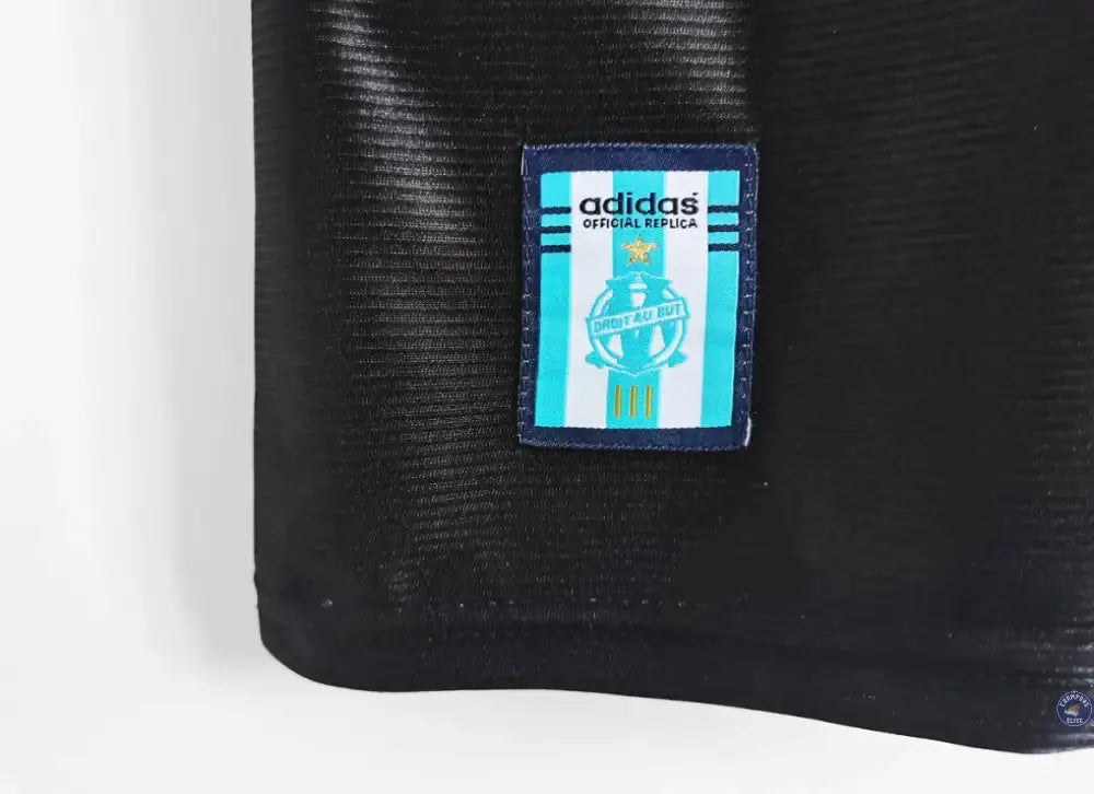 OM 1999/00 Extérieur